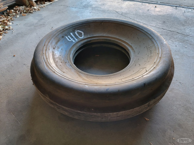 (1) 11.00-16SL tire